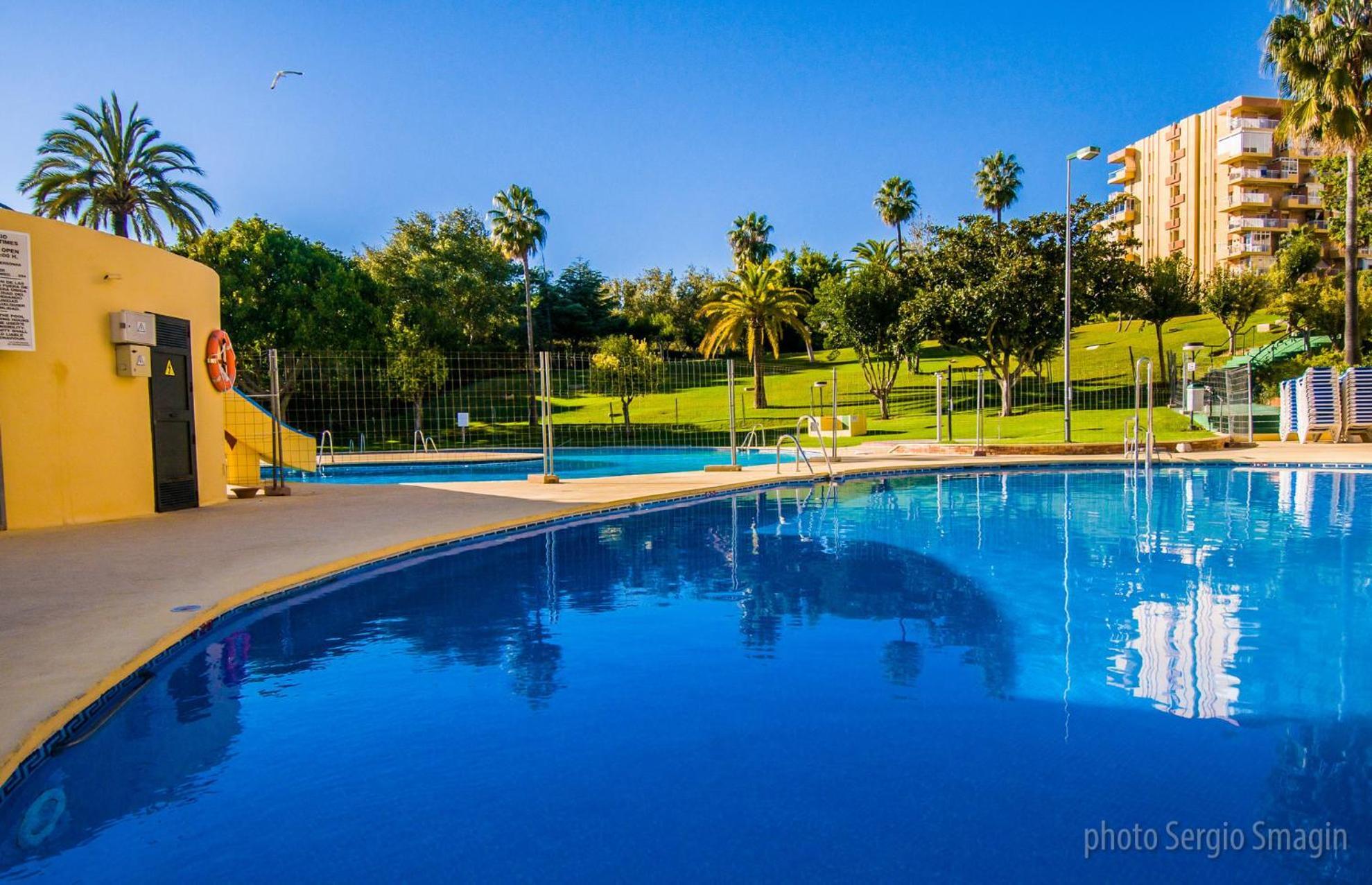 532 Minerva Apartamentos- Vistas Al Mar Y A La Piscina - Excelente Ubicacion Benalmádena